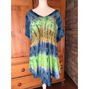 Boho Tie-Dye V-Neck Women’s Tunic Top in Blue and Green.  Rayon. Free size